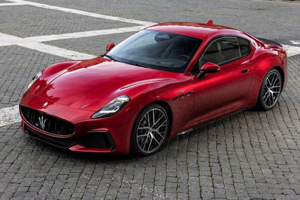 Koeajo: II-sukupolven Maserati GranTurismo -luksuscoupé