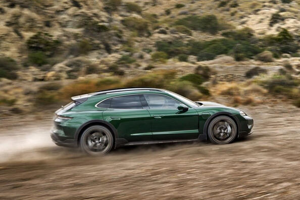 Porsche Taycan Cross Turismo 2024: päivitetty sähköfarmari