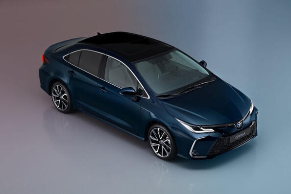Arvostelussa uudistettu Toyota Corolla Sedan 2023