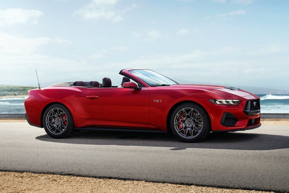 Ford Mustang Convertible 2023 - koeajo