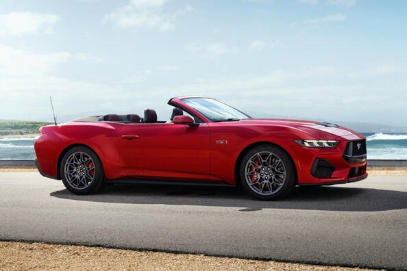 Ford Mustang Convertible 2023 - koeajo