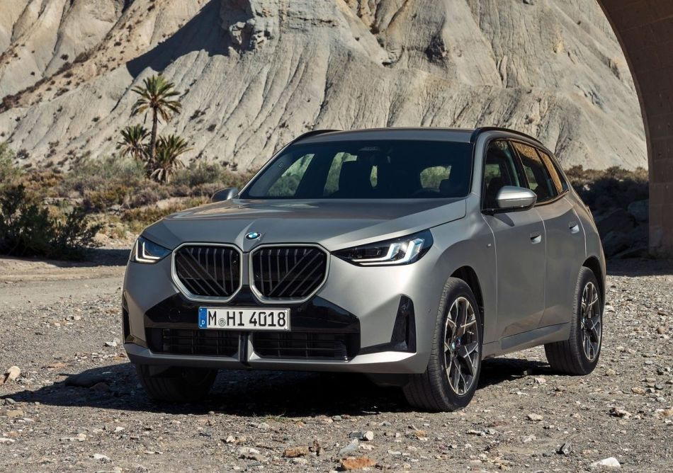 BMW X3 2024 -koeajo: baijerilainen crossover on suurempi ja teknologisempi