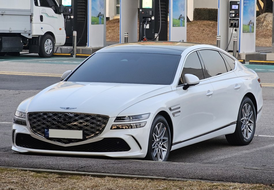 Genesis G80 2023 -koeajo: päivitetty premium-sedan entistä näyttävämpi