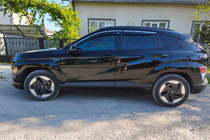 Hyundai Kona 2023– Ikkunatuuliohjaimet kromilistalla (4 kpl, Niken) kuva 5