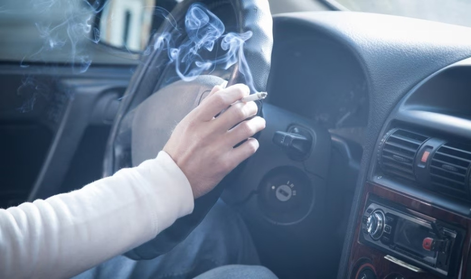 Näin poistat tupakanhajun autosta