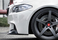BMW 5-sarja F10/F11 2010–2016 Etupuskurin lip spoiler DPT Lip V-3 (M-Performance, kiiltävä musta) kuva 6