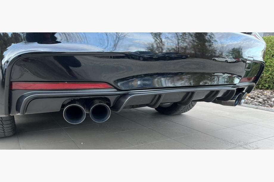 BMW 3-sarja F30/F31 2012–2019 Takadiffuusori DPT V-3 (M Performance, kiiltävä musta) Image
