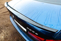 BMW 5-sarja G30/G31 2017–2023 Spoileri M4-Style (kiiltävän musta) kuva 3