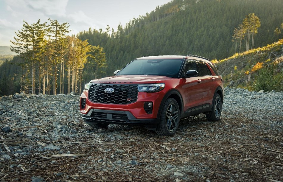 Koeajo: päivitetty amerikkalainen katumaasturi Ford Explorer 2024