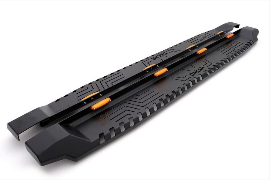 Mitsubishi L200 2015–2024 Dakar V1 sivuaskelmat LED-valoilla (2019+, 2 kpl, metalli) Kuva 1