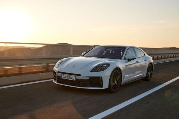 Porsche Panamera 2024: urheiluauton evoluutio
