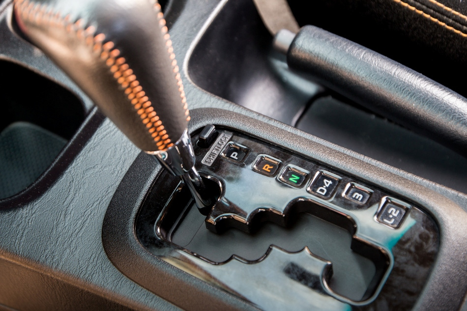 Näin säästät polttoainetta automaattivaihteisella autolla