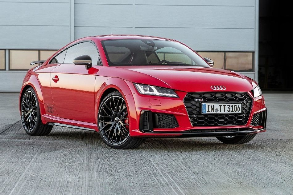 Audi TTS Coupe: urheilullinen luonne tyylikkäässä coupéssa