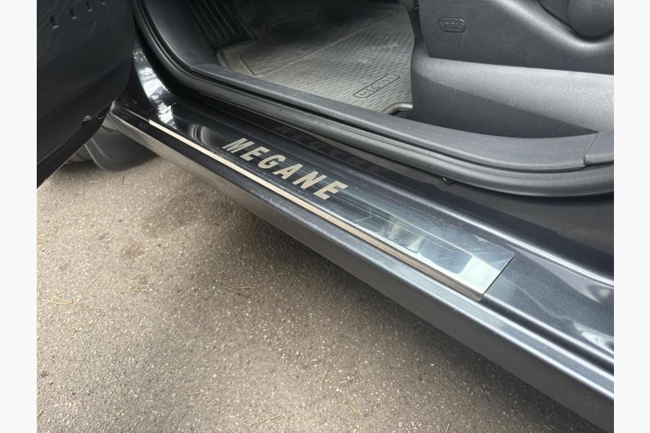 Renault Megane II 2004–2009 Kynnyslistat (Carmos, 4 kpl, ruostumaton teräs) Image