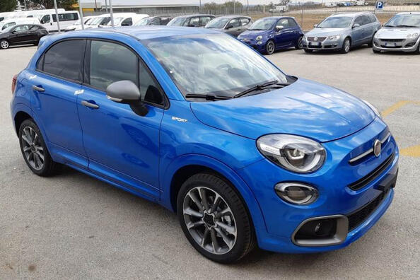 Katsaus crossover Fiat 500X:n facelift-versioon
