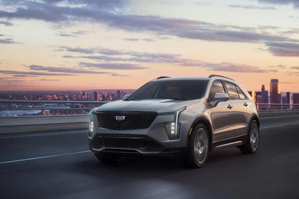 Cadillac XT4 2024 -koeajo: tyylikäs päivitys Kuva 2