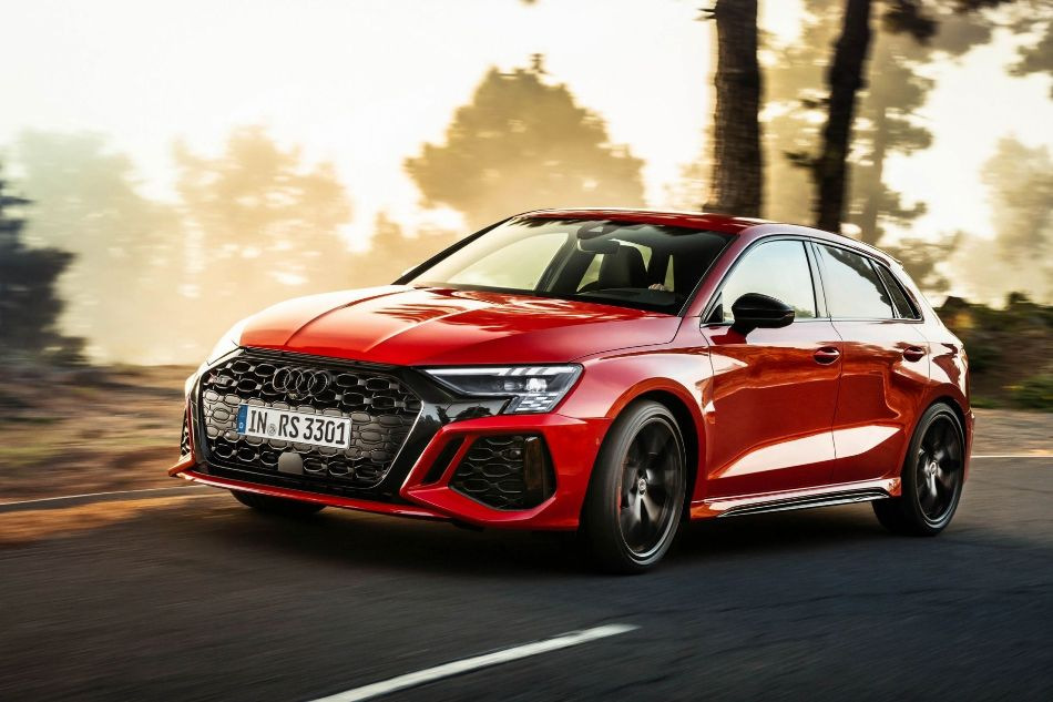 Audi RS 3 Sportback -koeajo: tehokas ja urheilullinen hatchback