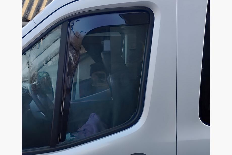 Ford Transit 2014– Kanava-asenteiset tuuliohjaimet (2 kpl, Esa) Image