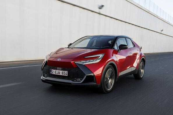 Toyota C-HR 2023: katsaus toiseen sukupolveen