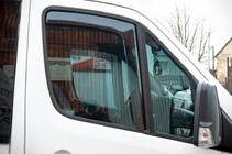 Volkswagen Crafter 2006–2016 Tuuliohjaimet, upotettavat (puoliläpinäkyvät, 2 kpl, Cagatay) kuva 1