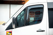 Volkswagen Crafter 2006–2016 Tuuliohjaimet, upotettavat (puoliläpinäkyvät, 2 kpl, Cagatay) kuva 2
