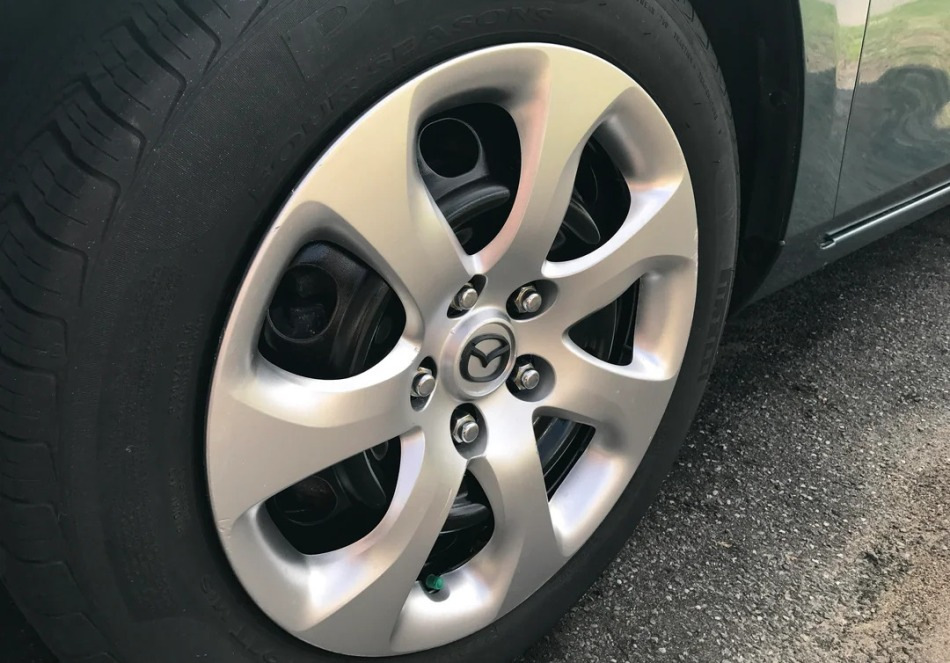 Miksi autoon tarvitaan pölykapselit?