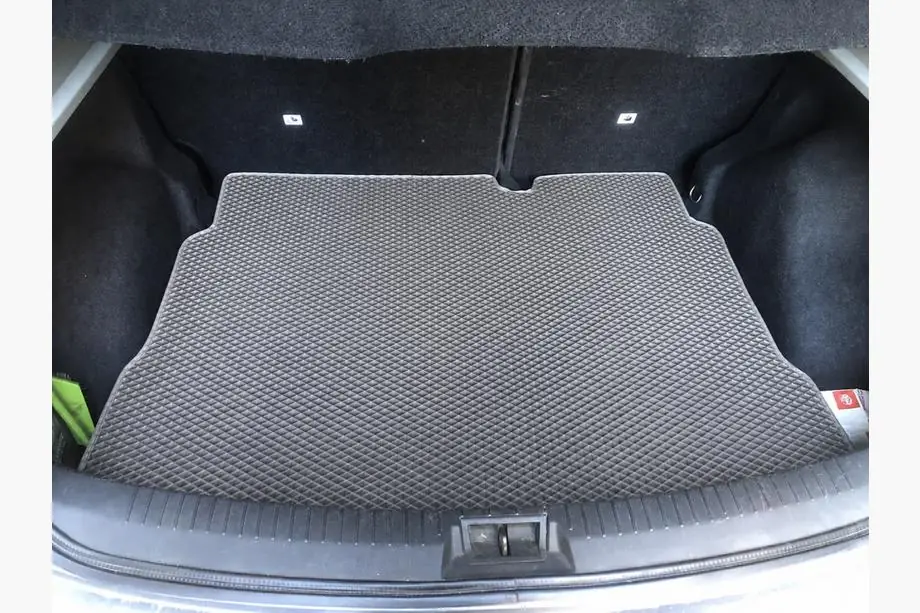Nissan Qashqai 2007–2010 Tavaratilamatto (EVA, harmaa) Image