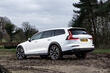 Koeajo: toisen sukupolven Volvo V60 Cross Country -farmari kuva 2