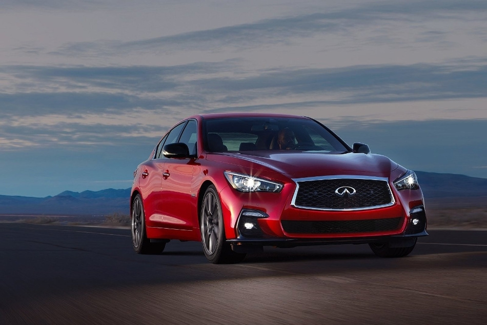 Infiniti Q50 -premiumsedanin koeajo