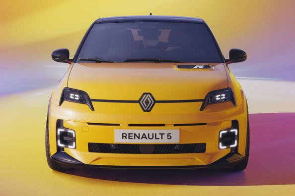 Koeajo: subkompakti sähköauto Renault 5 E-Tech 2024