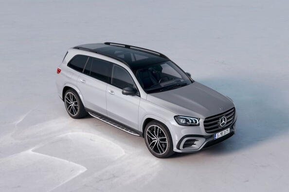 Mercedes-Benz GLS 2023 -koeajo: uudistunut lippulaiva