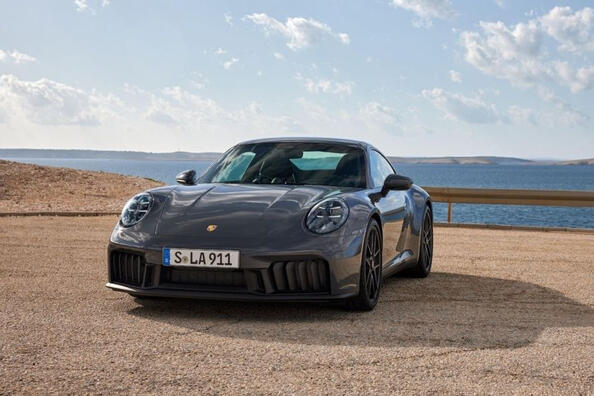 Porsche 911 Carrera -urheilupeen koeajo: 2024-facelift