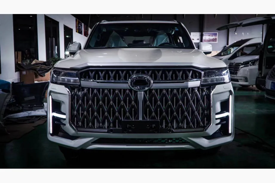Toyota Land Cruiser 300 2021– VIP-korisarjasetti Image