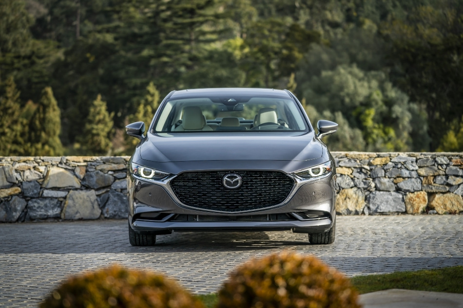 Mazda 3 Sedan IV -sukupolven katsaus