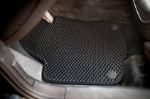 Volkswagen Passat B7 2012–2015 EVA-auton lattiamatot (USA, mustat) kuva 2