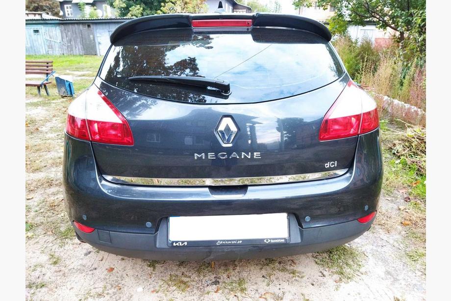 Renault Megane III 2009–2016 Takaluukun reunalista (HB, ruostumaton teräs) Image