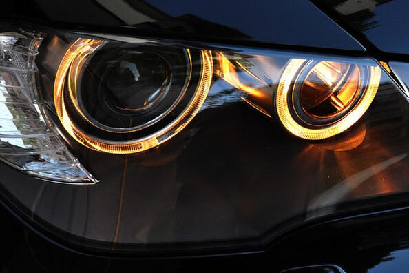 Bi-linssit autossa: mitä ne ovat ja mitä etuja niissä on?