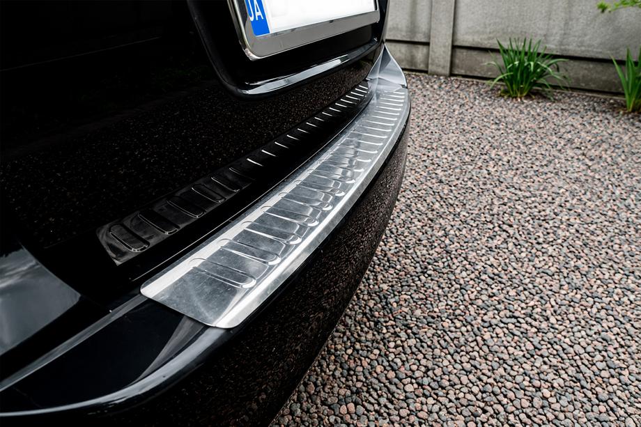 Volkswagen Golf 6 2008–2014 Takapuskurin suojalista Carmos V2 (SW, ruostumaton teräs) Image