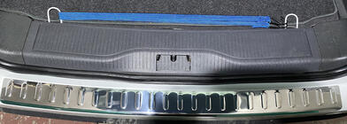 Opel Zafira B 2005–2011 Takapuskurin suojalista Carmos V2 (ruostumaton teräs) kuva 1