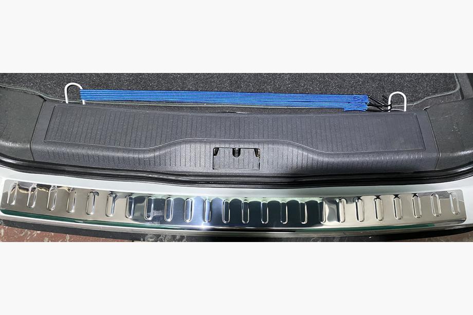 Opel Zafira B 2005–2011 Takapuskurin suojalista Carmos V2 (ruostumaton teräs) Image