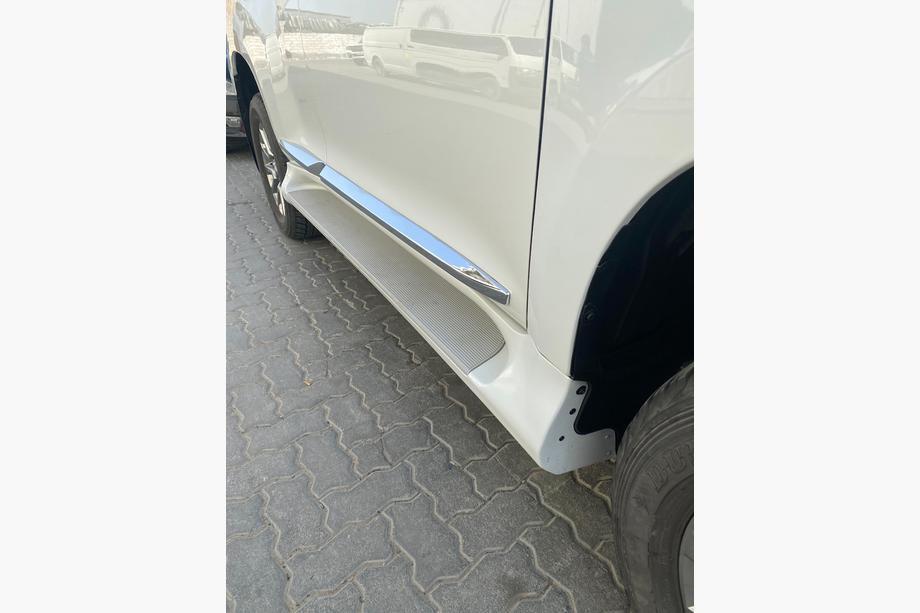 Lexus GX460 2009–2023 Sivuporrast (2 kpl, alumiini) Musta (harmaa askelpinta) Kuva 12