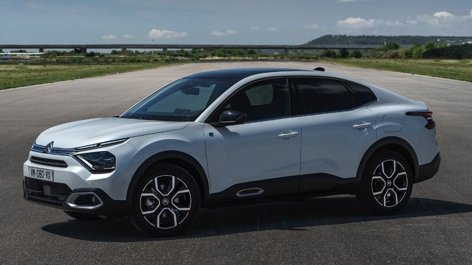 Koeajo: sähköinen fastback Citroen e-C4 X