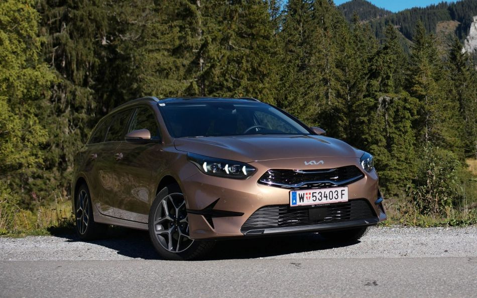 KIA Ceed SW -koeajo: tyylikäs farmari uudistetulla muotoilulla