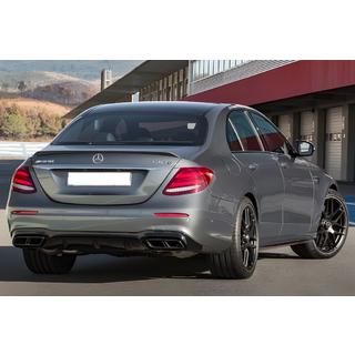 Takadiffuusori pakoputkenpäillä E63-Design Black (AMG/AMG-Line 2016-2020) kuva 1
