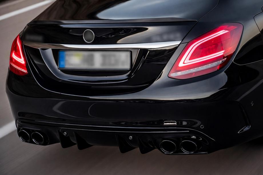Mercedes C-class W205 2014–2021 Takadiffuusori pakoputkenpäillä (Design C43) Image