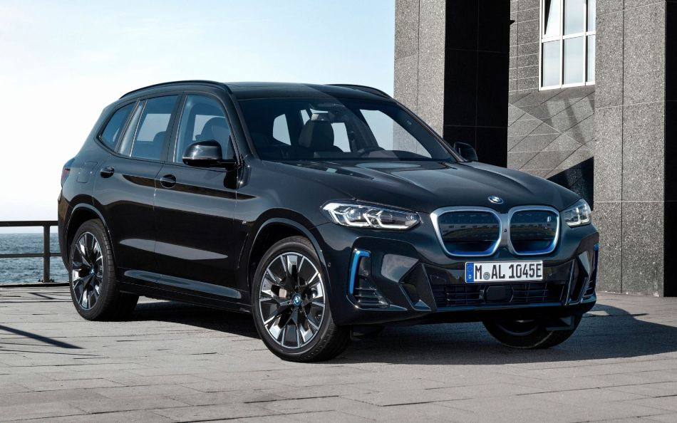 BMW iX3 2021: kattava katsaus päivitettyyn sähkökatumaasturiin