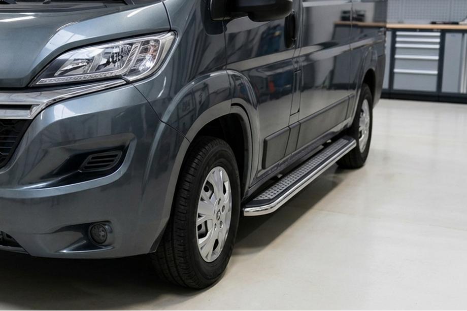 Opel Movano 2021– Maydos V2 sivuportaat (2 kpl, alumiini ↗ ruostumaton teräs) Lyhyt akseliväli Image