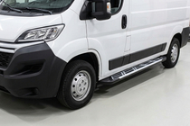 Opel Movano 2021– Sunrise sivuportaat (2 kpl, alumiini) Lyhyt akseliväli kuva 1