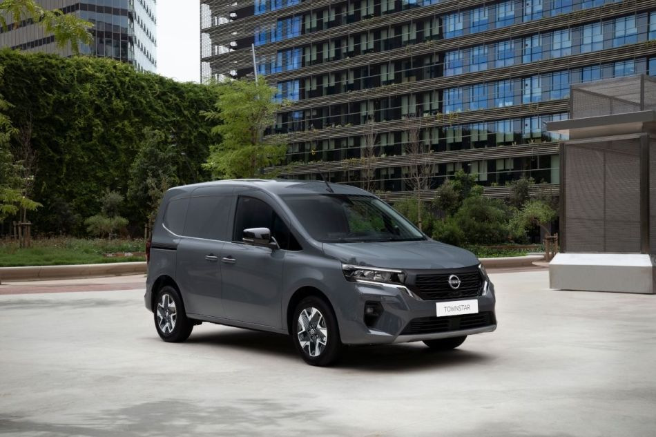 Nissan Townstar -koeajo: mukavuuden ja käytännöllisyyden yhdistelmä