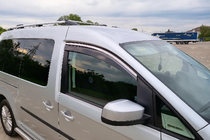 Volkswagen Caddy 2010–2015 Ikkunatuulisuojat kromilistalla Niken Luxury (2 kpl) kuva 1